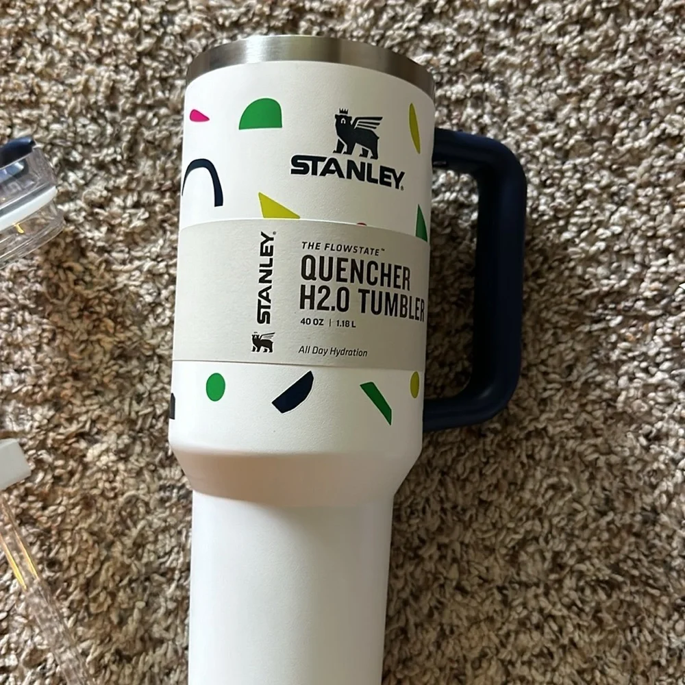 💙STANLEY QUENCHER H2.O 40oz - Picture 3 of 3